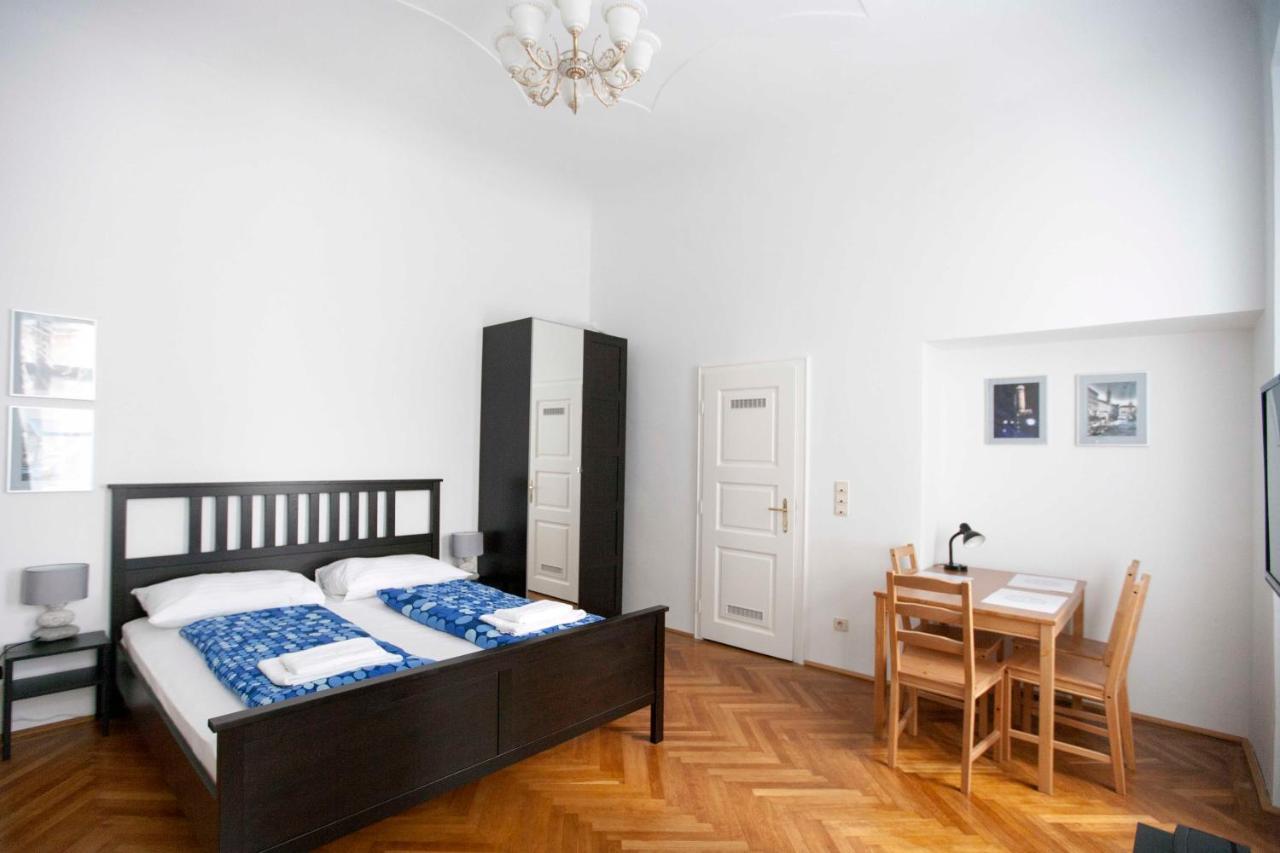 City Center Homes Вена Экстерьер фото